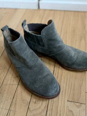 SOFFT Moss Green Chelsea boots, Women's SZ 10M